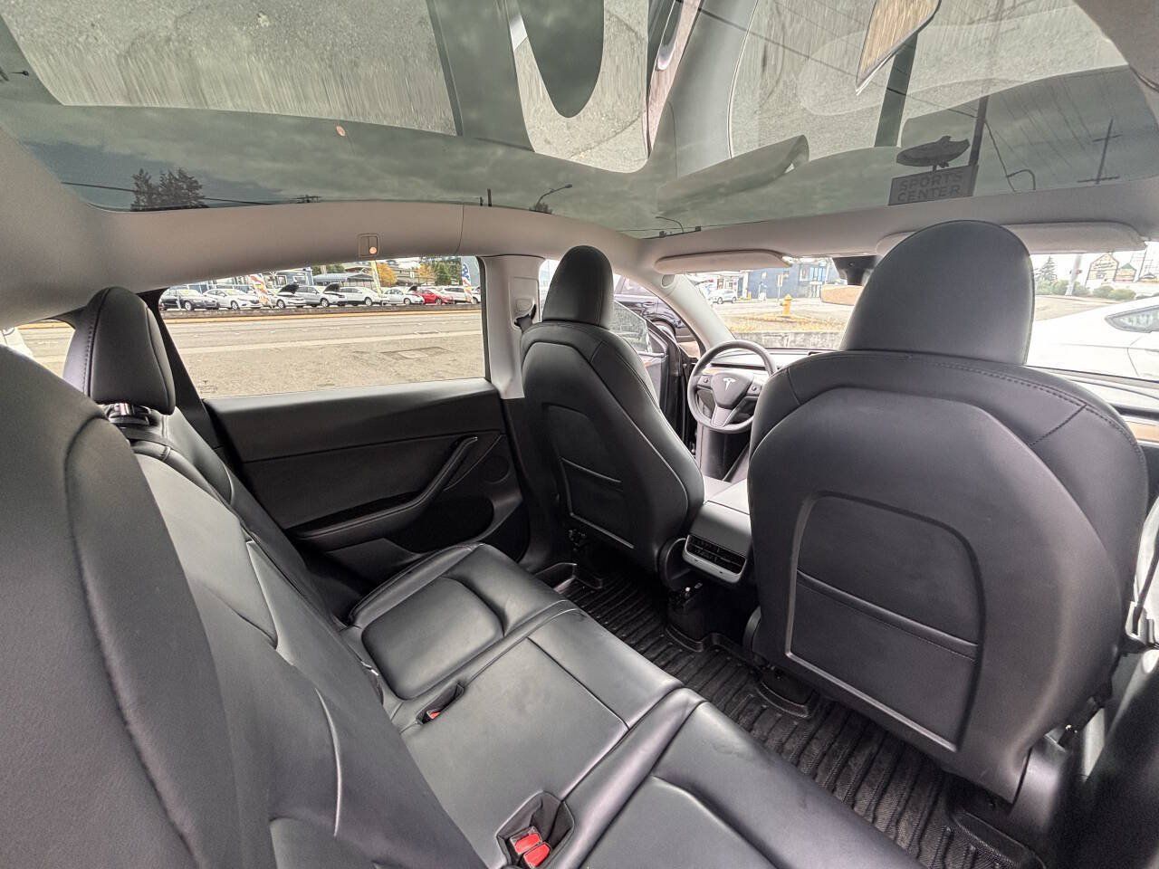 Used 2024 Tesla Model Y Long Range AWD/4WD image 18