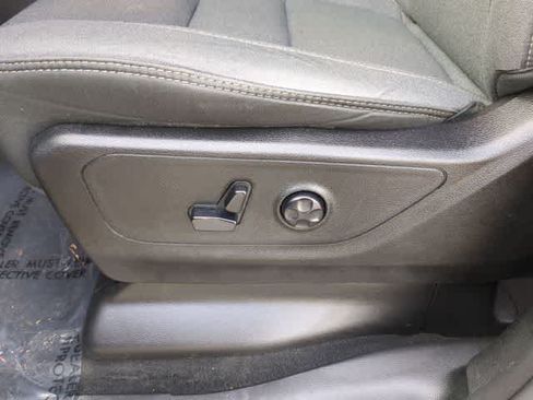 Used 2020 RAM 1500 Big Horn AWD/4WD image 18