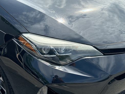 Used 2017 Toyota Corolla SE FWD image 31