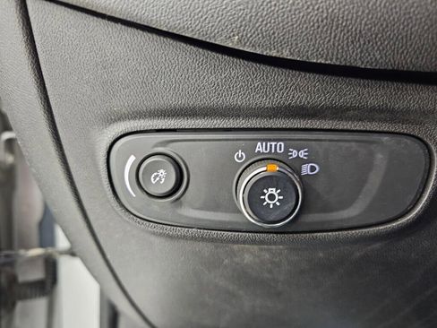 Used 2022 Chevrolet Equinox LT image 32