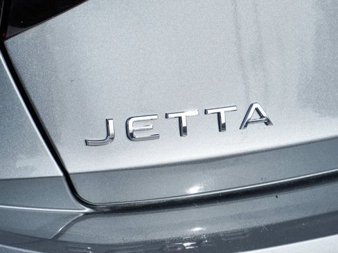 Used 2022 Volkswagen Jetta SE image 47