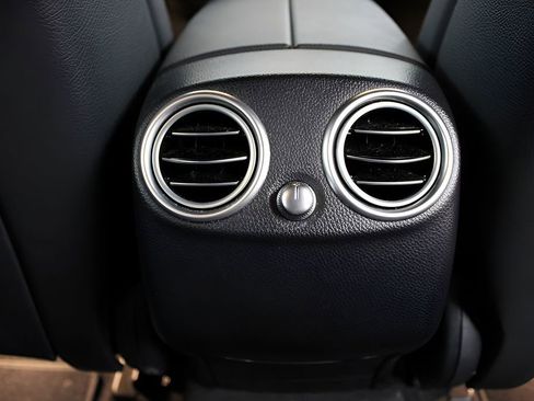 Used 2021 Mercedes-Benz GLC 300 image 24