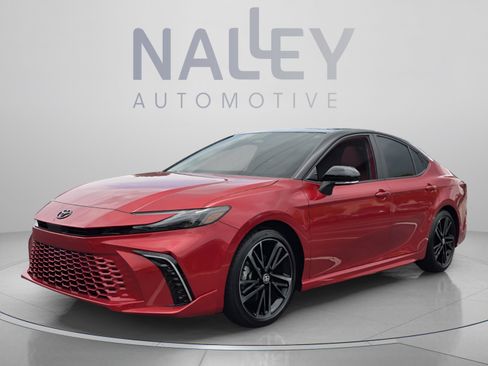 Used 2025 Toyota Camry XSE FWD image 1
