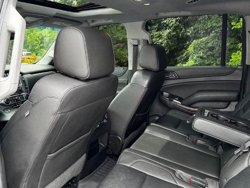 Used 2018 Chevrolet Suburban LT AWD/4WD image 15