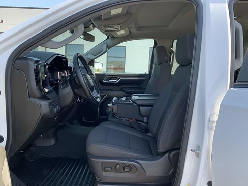Used 2025 Chevrolet Silverado 1500 LT AWD/4WD image 24