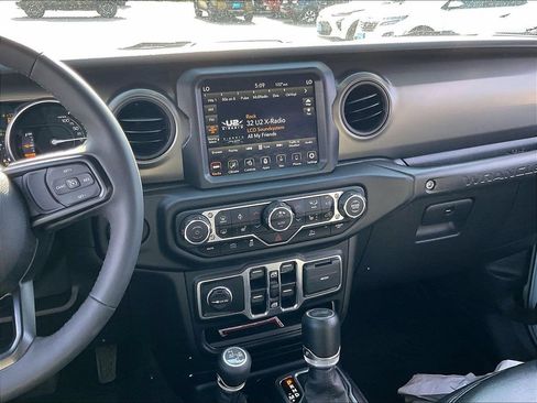 Used 2023 Jeep Wrangler Unlimited w/ Sun & Screen Package AWD/4WD image 18