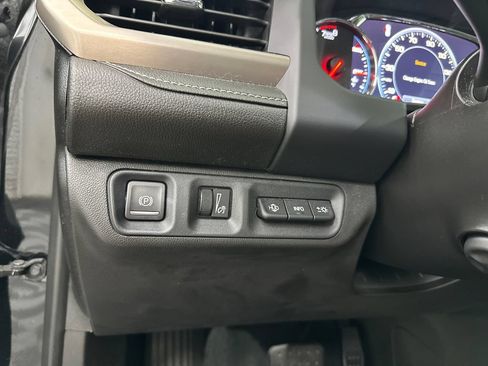 Used 2021 GMC Acadia Denali w/ Denali Technology Package FWD image 36