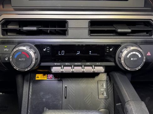 Certified 2025 Toyota 4Runner TRD Off-Road AWD/4WD image 39