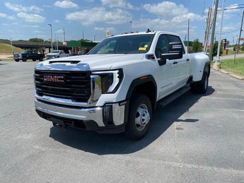 Used 2024 GMC Sierra 3500 Pro AWD/4WD image 3
