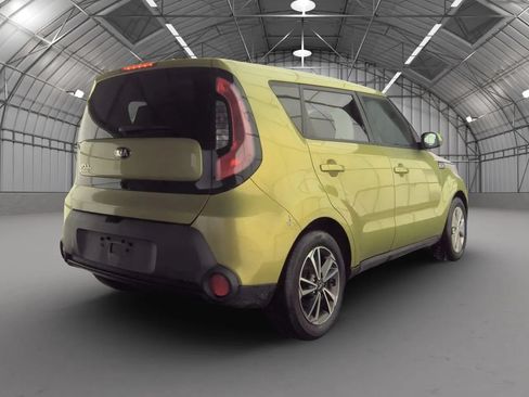 Used 2016 Kia Soul w/ Option Group 020 FWD image 2