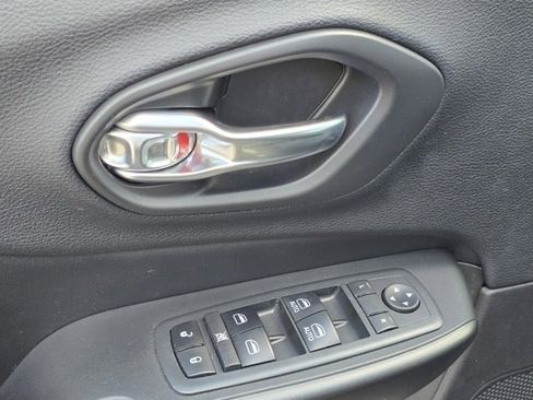 Used 2020 Jeep Cherokee Trailhawk w/ Cold Weather Group image 50