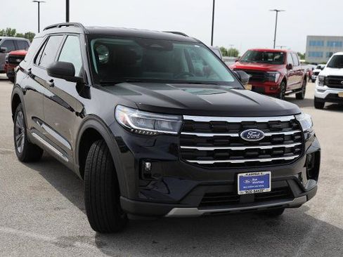 Certified 2025 Ford Explorer Active w/ Active Comfort Package AWD/4WD image 4