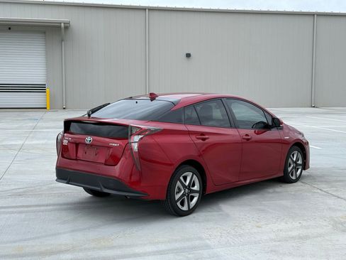 Used 2017 Toyota Prius Four Touring FWD image 3
