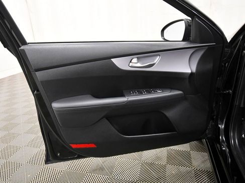 Certified 2024 Kia Forte LXS w/ LXS Technology Package image 13