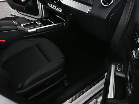 New 2026 Mercedes-Benz GLB 250 image 23