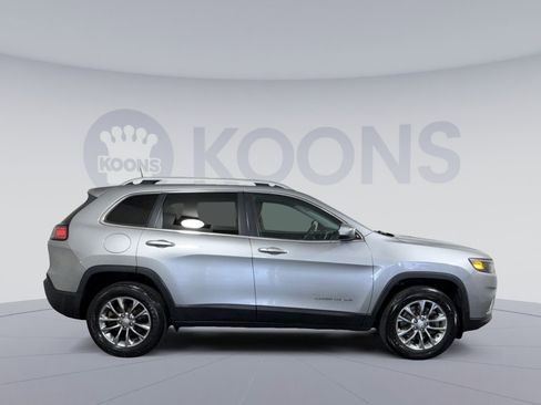 Used 2019 Jeep Cherokee Latitude Plus w/ Cold Weather Group AWD/4WD image 8