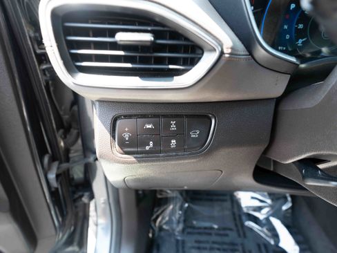 Used 2020 Hyundai Santa Fe Limited AWD/4WD image 11