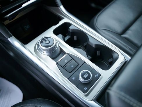 Used 2020 Ford Explorer XLT w/ Equipment Group 202A image 18