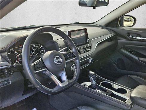 Used 2024 Nissan Altima 2.5 SR FWD image 13