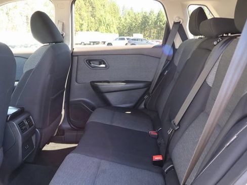 Used 2023 Nissan Rogue SV AWD/4WD image 24