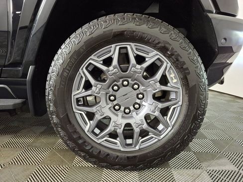 Used 2024 GMC Hummer EV 3X image 36