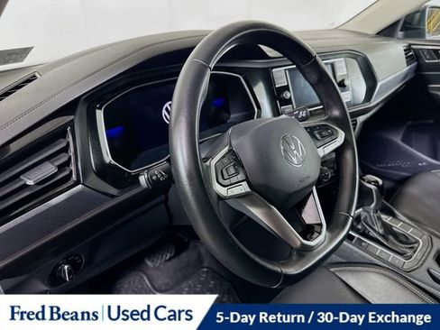 Used 2024 Volkswagen Jetta SE w/ Panoramic Sunroof Package image 10