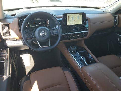 Certified 2025 Nissan Pathfinder Platinum w/ Cargo Package FWD image 18