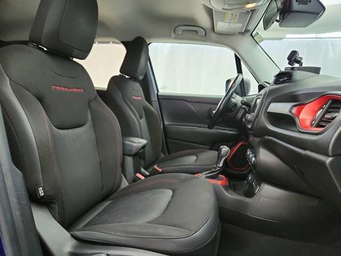 Used 2017 Jeep Renegade Trailhawk AWD/4WD image 23