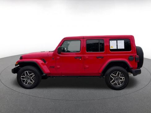 Used 2025 Jeep Wrangler Unlimited Sahara AWD/4WD image 9
