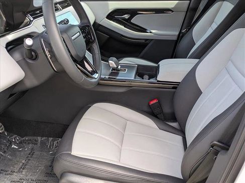 Used 2026 Land Rover Range Rover Evoque Dynamic SE image 17