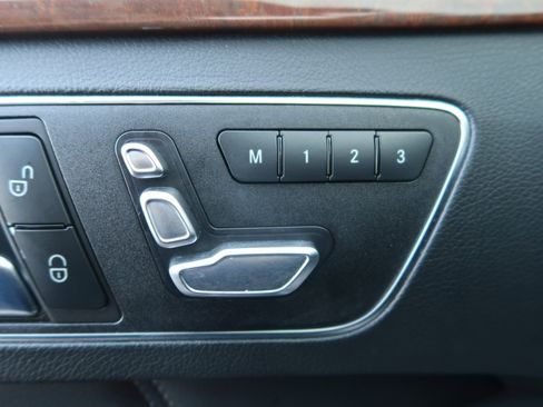 Used 2015 Mercedes-Benz E 400 4MATIC Sedan image 22