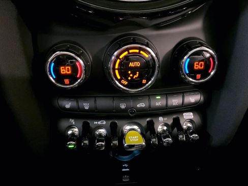 Certified 2024 MINI Cooper SE FWD image 34