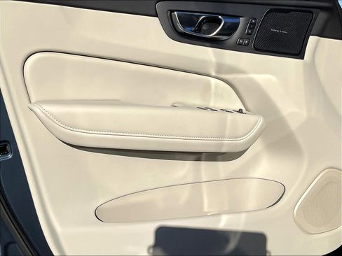 New 2026 Volvo XC60 B5 Ultra w/ Climate Package image 24