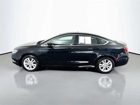 Used 2015 Chrysler 200 Limited image 4
