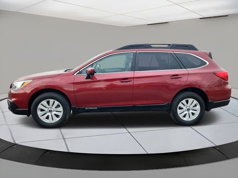 Used 2017 Subaru Outback 2.5i Premium image 2