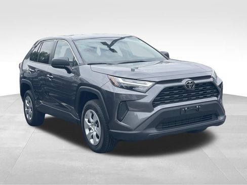Used 2023 Toyota RAV4 LE AWD/4WD image 3