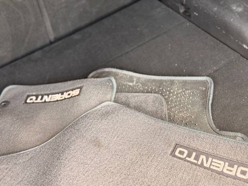 Used 2016 Kia Sorento L FWD image 28
