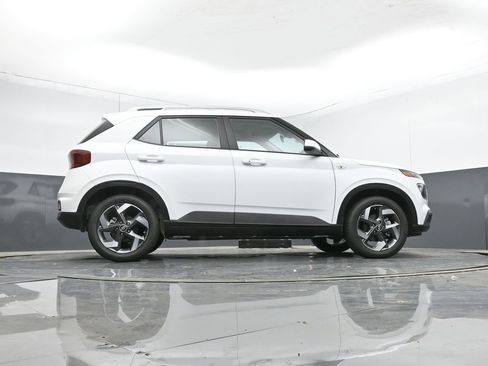 New 2026 Hyundai Venue SEL FWD image 14