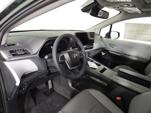 New 2026 Toyota Sienna XLE FWD image 14