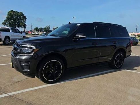 Used 2024 Ford Expedition Limited RWD image 4