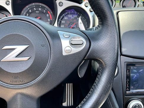 Used 2014 Nissan 370Z Touring RWD image 19