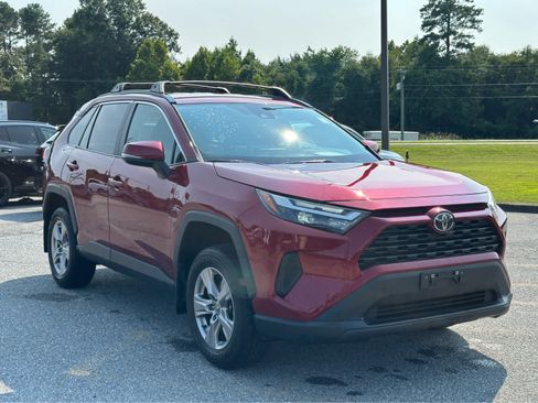 Used 2024 Toyota RAV4 XLE AWD/4WD image 3