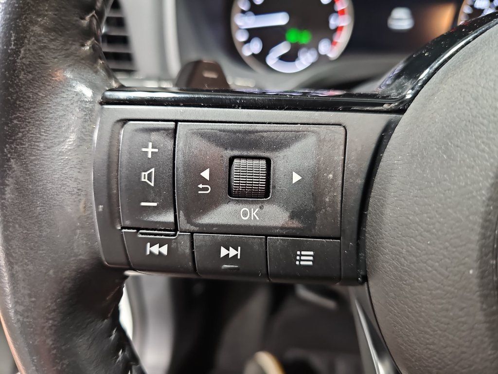 Certified 2023 Nissan Rogue SV w/ SV Premium B Package AWD/4WD image 17