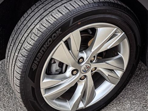 Certified 2025 Buick Encore GX Preferred AWD/4WD image 10