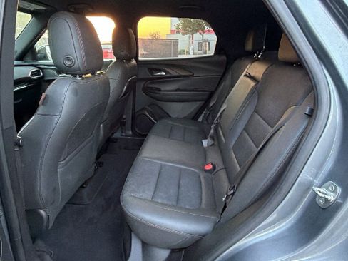 Used 2021 Chevrolet TrailBlazer RS w/ Convenience Package FWD image 31