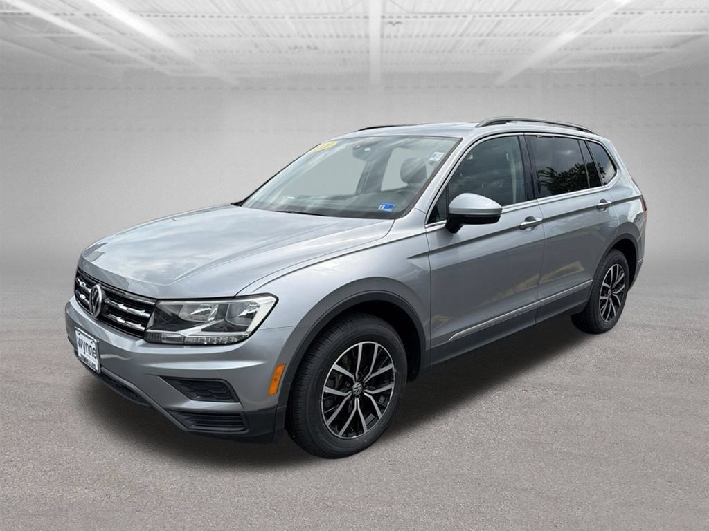 Used 2021 Volkswagen Tiguan SE w/ Panoramic Sunroof Package AWD/4WD image 4