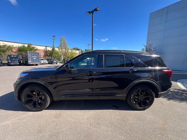 Used 2023 Ford Explorer ST-Line AWD/4WD image 8