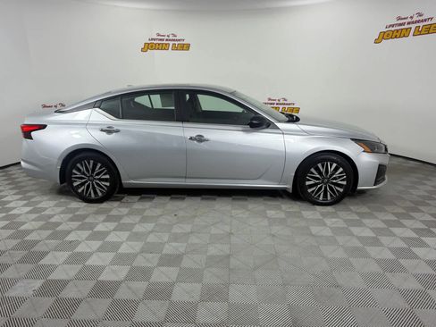 Certified 2024 Nissan Altima 2.5 SV FWD image 7