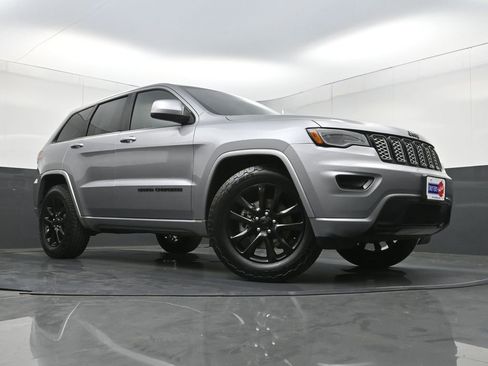 Used 2021 Jeep Grand Cherokee Laredo X image 24