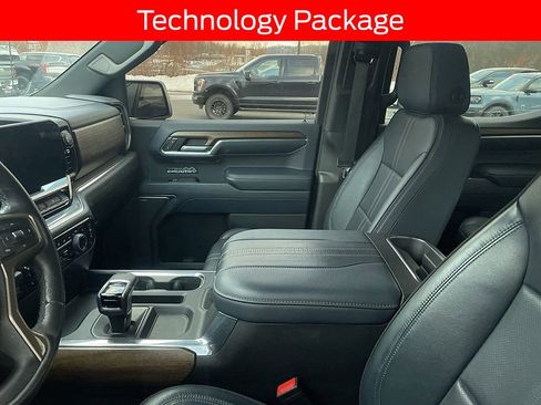Used 2023 Chevrolet Silverado 1500 High Country w/ Technology Package image 8